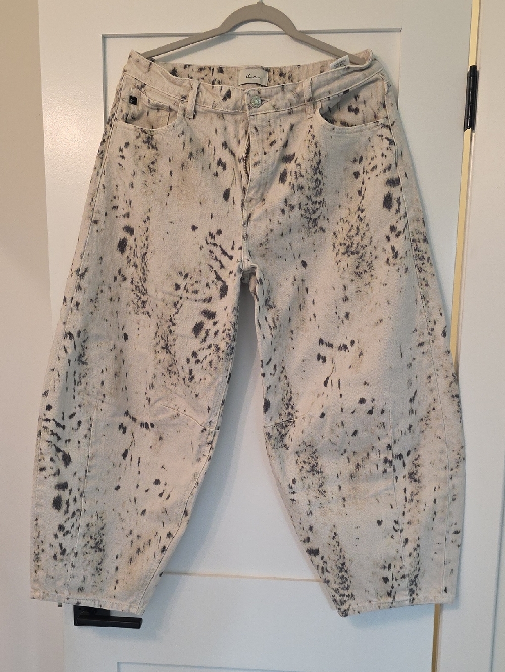 KanCan Ivory and Black Speckled Barrel Jeans